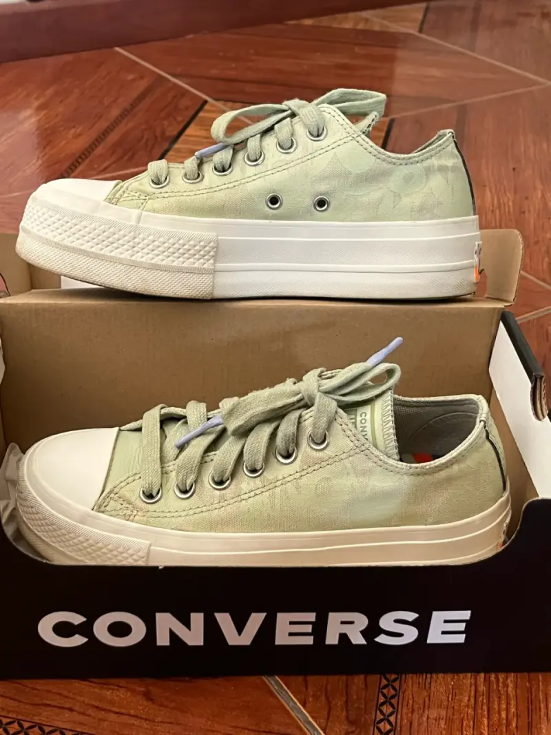 Zapatillas Converse verdes de lona para mujer - 2