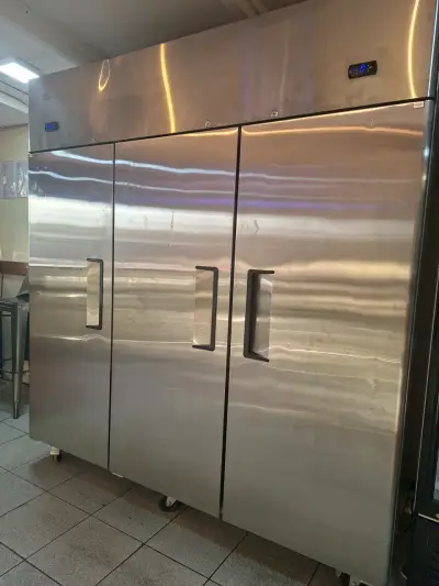 Refrigerador y congelador - miniatura 1