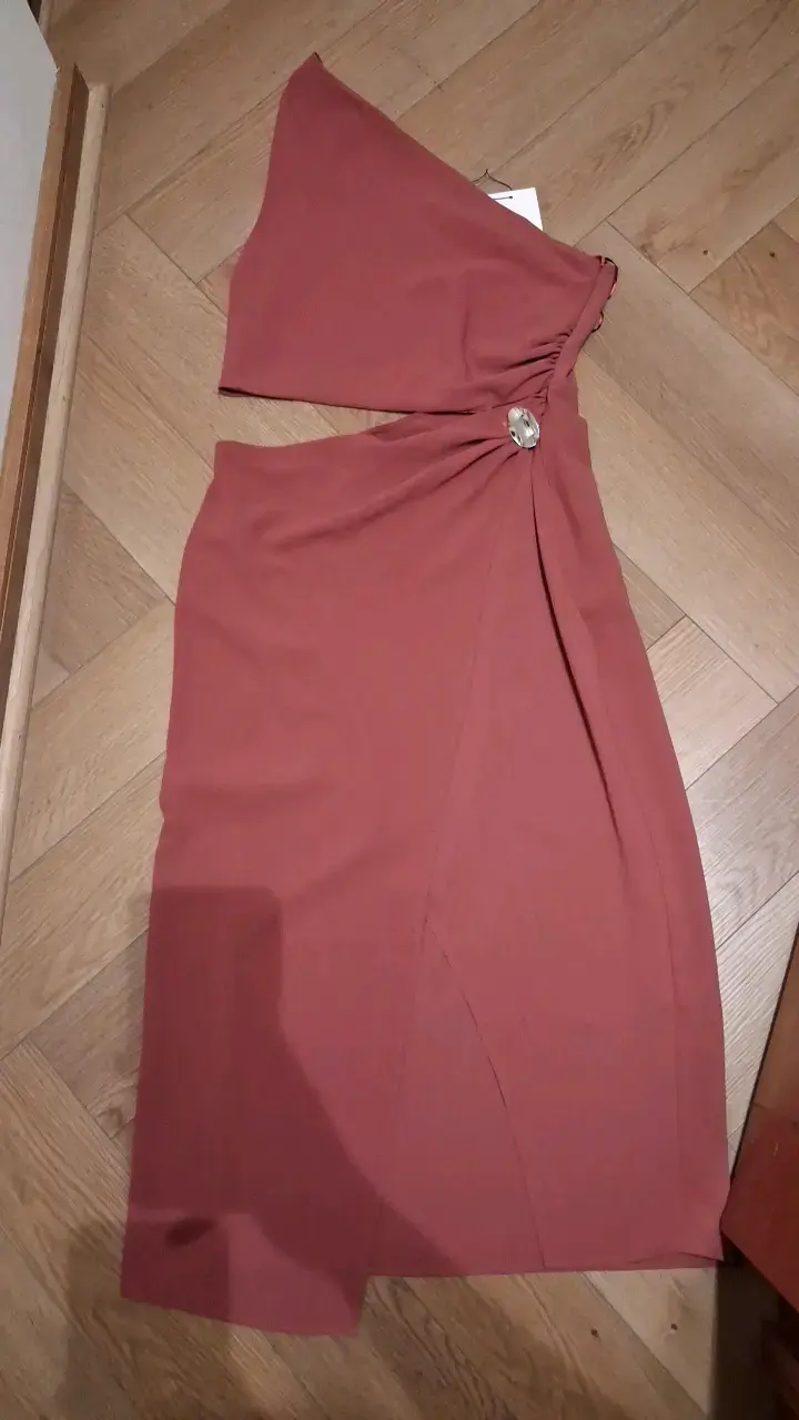 Vestido asimétrico color terracota. Mid - 3