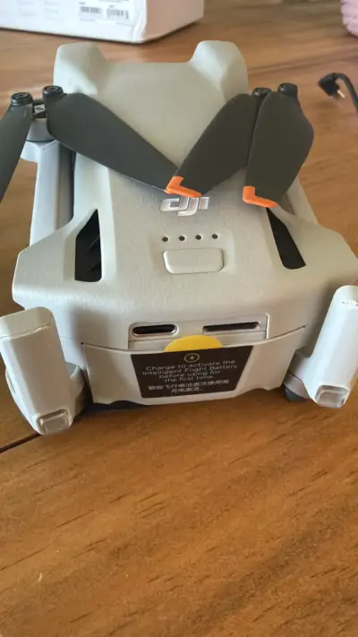 Drone DJI Mini 3 Pro con control remoto - miniatura 2