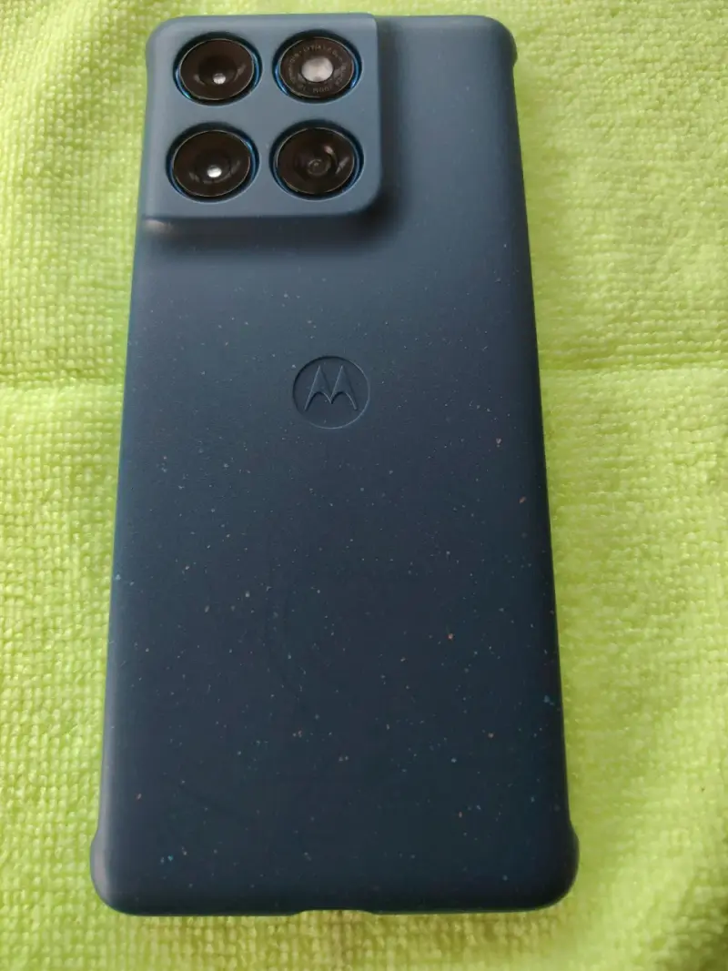 Smartphone Motorola con triple cámara trasera - 6