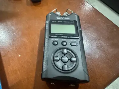 Grabadora de Audio Tascam DR-40 Portátil - miniatura 1