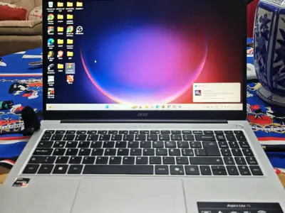 Laptop Acer Aspire Lite 15 con Pantalla Full HD - miniatura 1