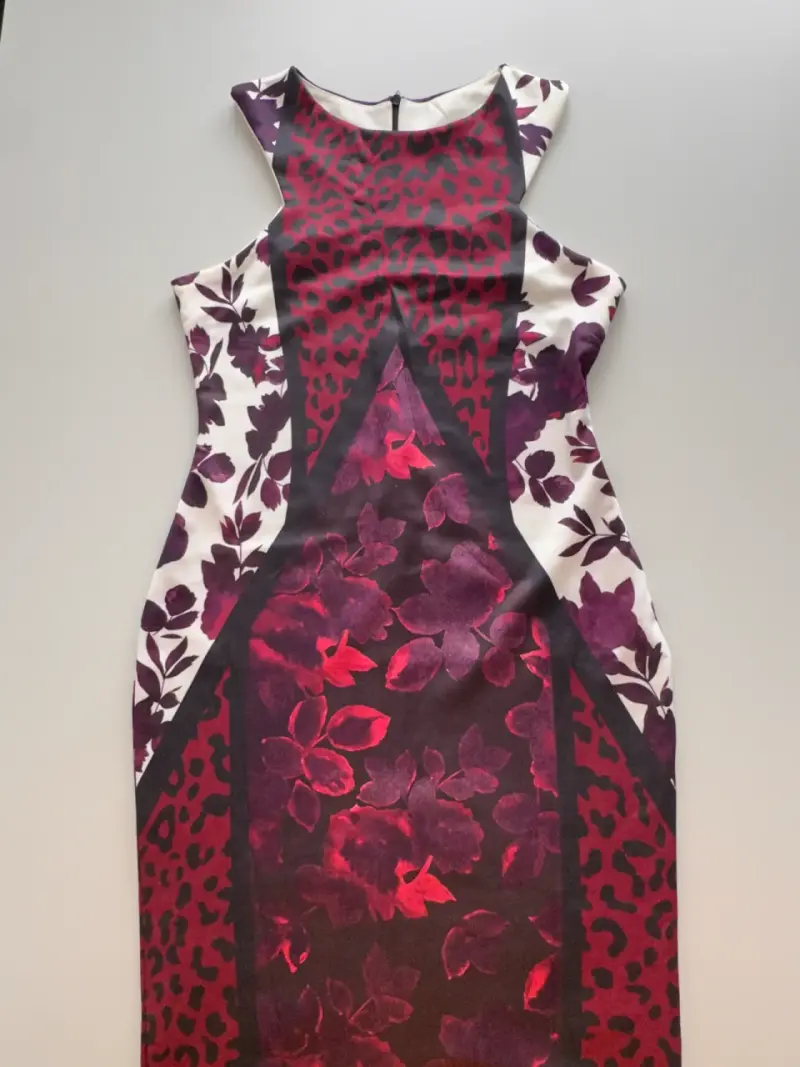 Vestido ajustado con estampado floral