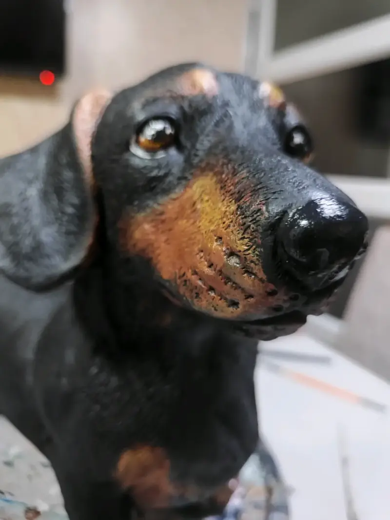 Figura decorativa de perro salchicha en resina - 4