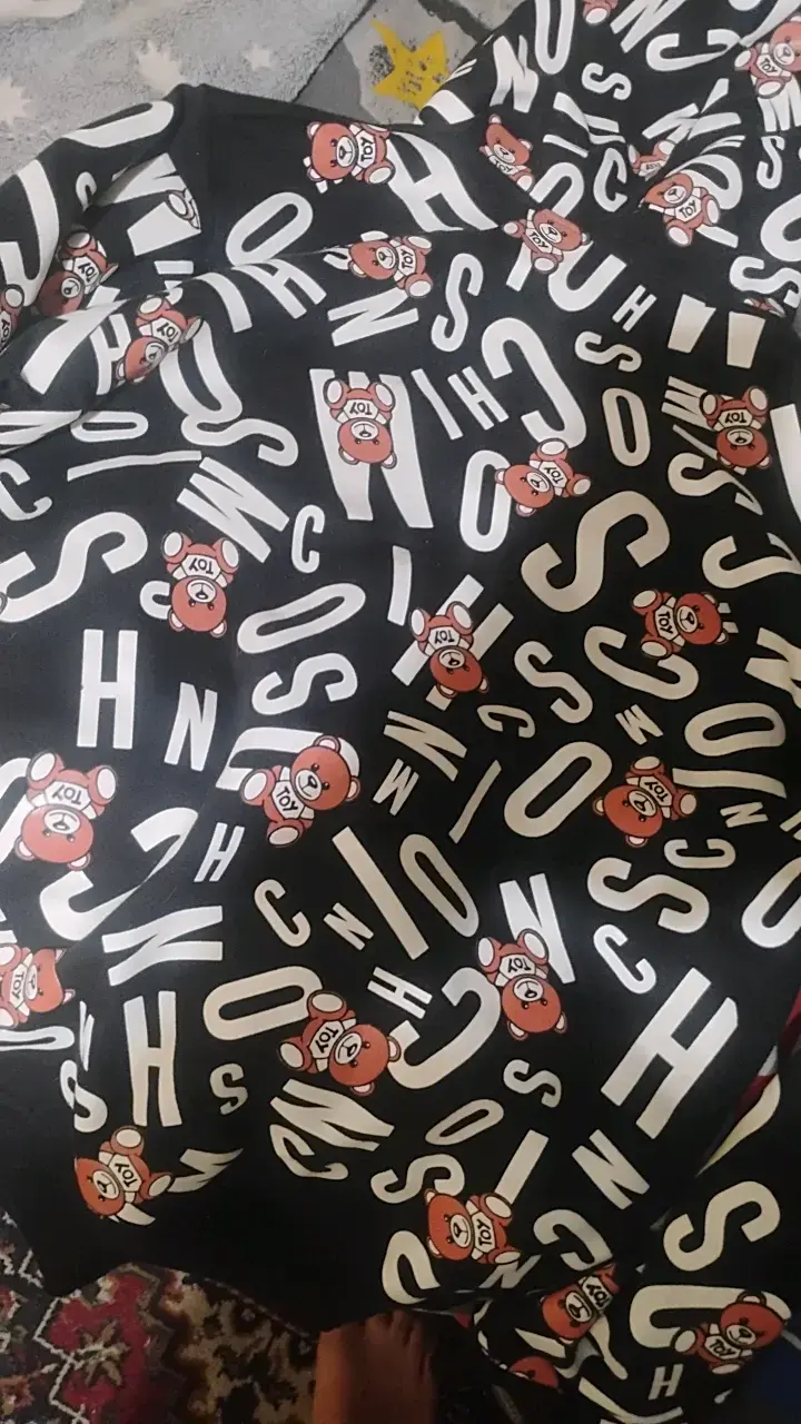 Polerón con capucha estampado de osos(moschino) - 3