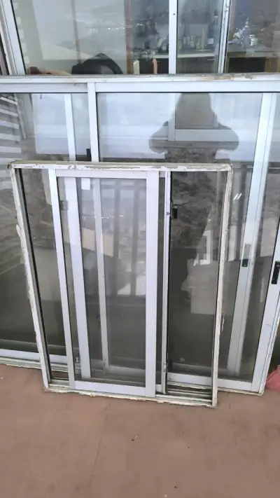 Ventana corredera de aluminio usada - miniatura 1