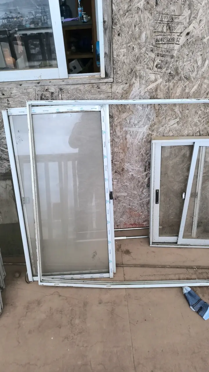 Ventana corredera de aluminio usada - 6