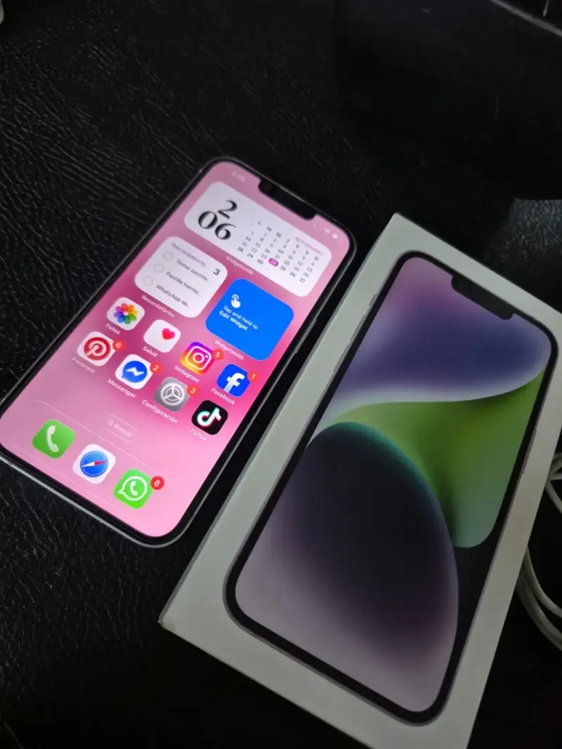 iPhone 14 con accesorios y caja original - 5