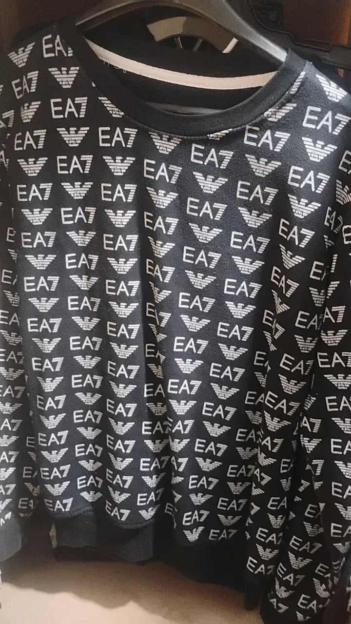 poleron de diseño único(Emporio Armani)