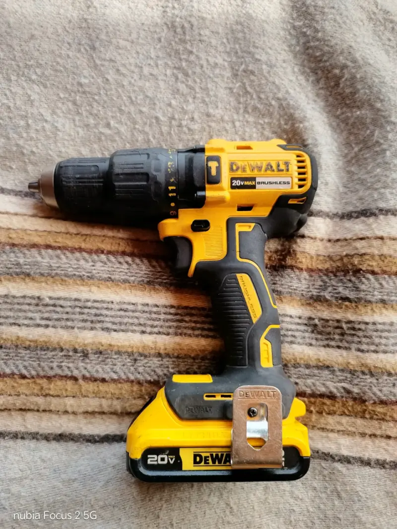 Taladro Percutor DeWalt 20V - 1