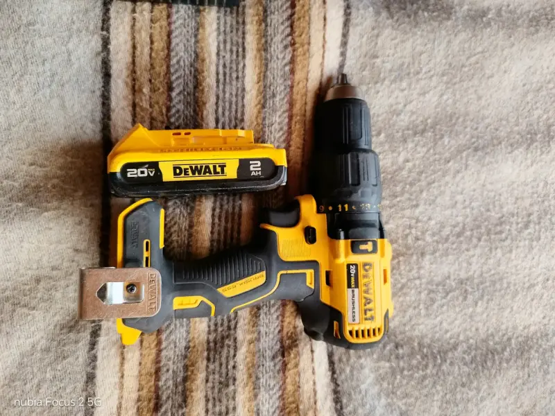 Taladro Percutor DeWalt 20V - 4