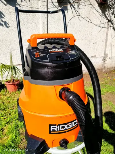 Aspiradora industrial Ridgid 60 litros 6.5 hp - miniatura 1