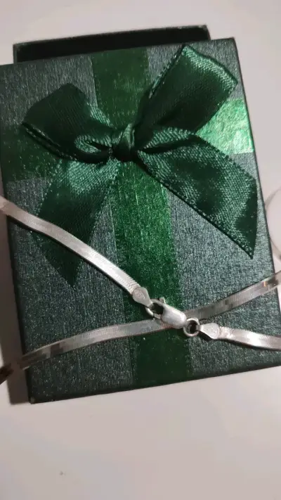 Collar de plata elegante con caja de regalo - miniatura 4