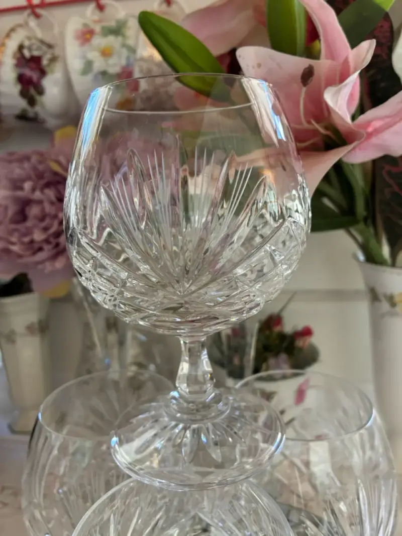 Juego de copas de cristal tallado elegante - 2