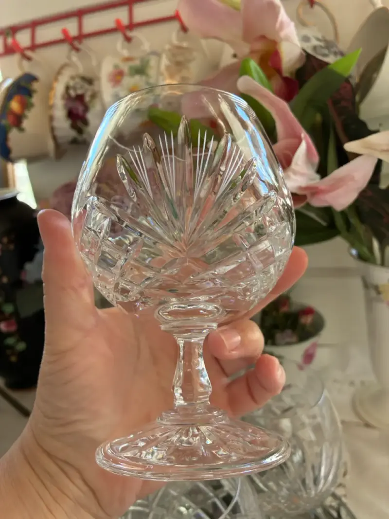 Juego de copas de cristal tallado elegante - 3