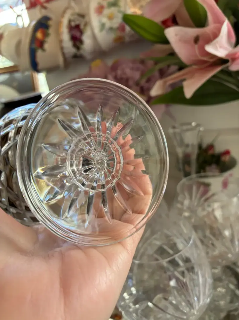 Juego de copas de cristal tallado elegante - 4