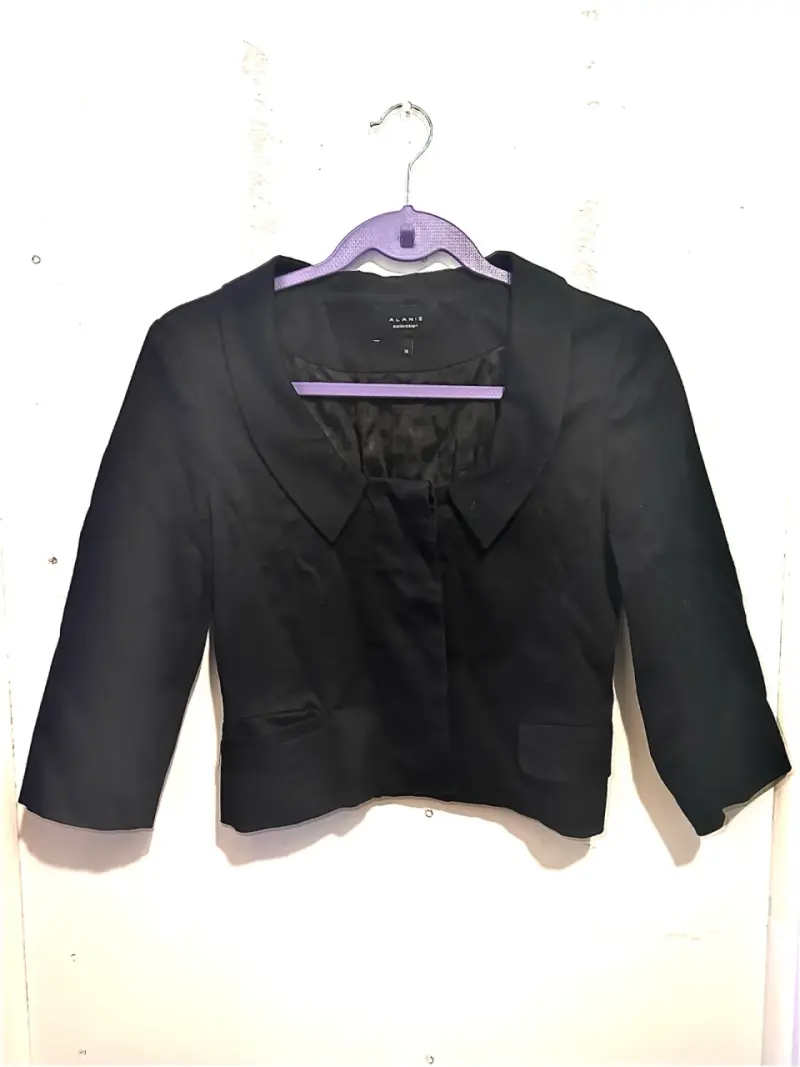 Chaqueta negra elegante para mujer
