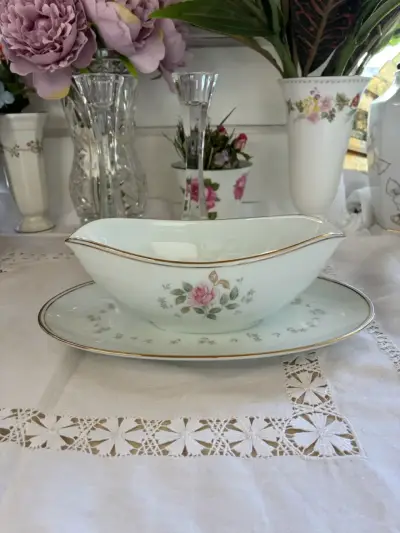 Salsera de porcelana Noritake - miniatura 1