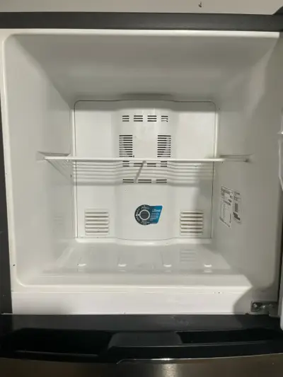 Refrigerador Haier con dispensador de agua - miniatura 2