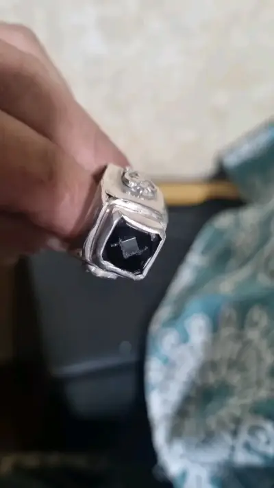 Anillo de plata con piedra negra - miniatura 6