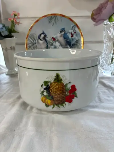 Bol de porcelana con diseño de frutas - miniatura 1