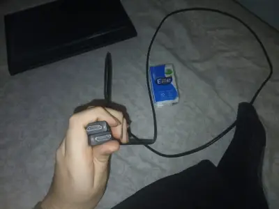Consola de videojuegos Sony PlayStation 4 con cable - miniatura 2