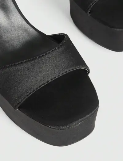 Sandalias de tacón alto negras elegantes - miniatura 2