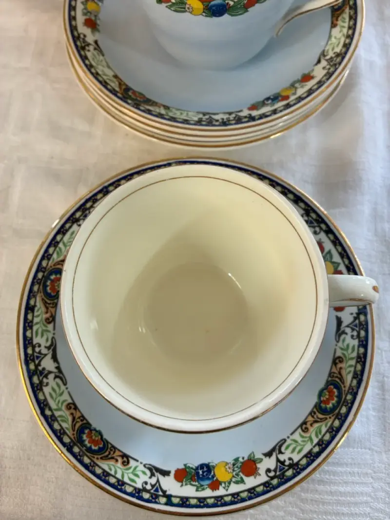 Juego de Tazas de Porcelana Decoradas Vintage - 3