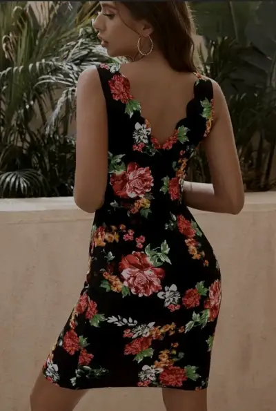 Vestido ajustado floral talla xs nuevo - miniatura 2