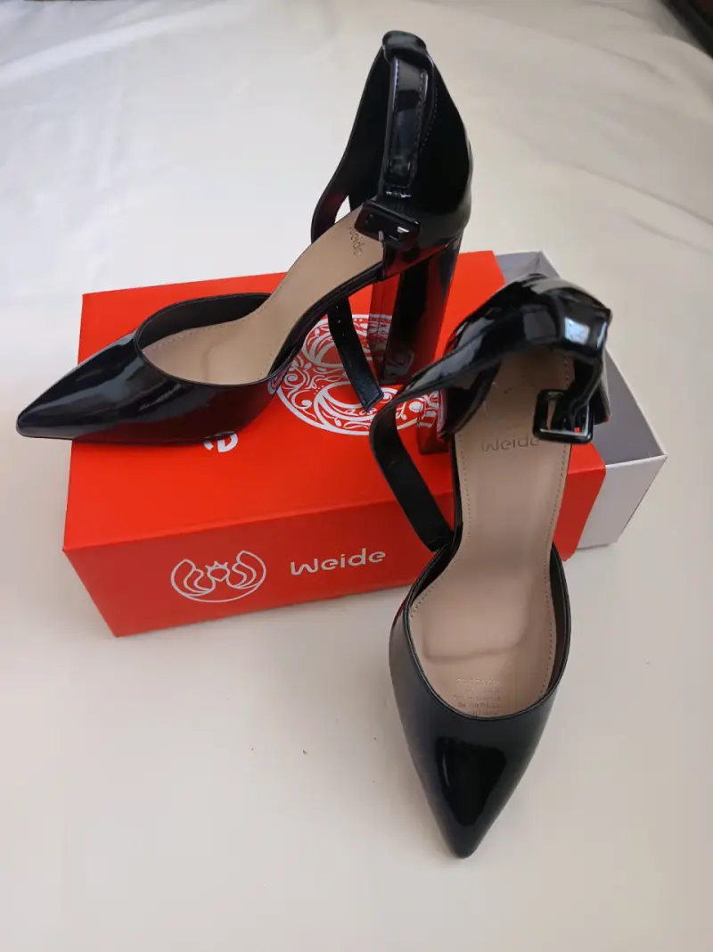 Zapatos de tacón alto negros Weide elegantes