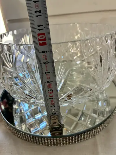 Centro de Mesa de Cristal Tallado Elegante - miniatura 4