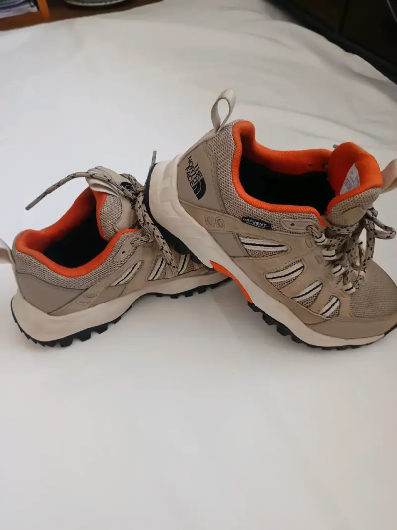 Zapatillas de senderismo The North Face beige y naranjas - 2