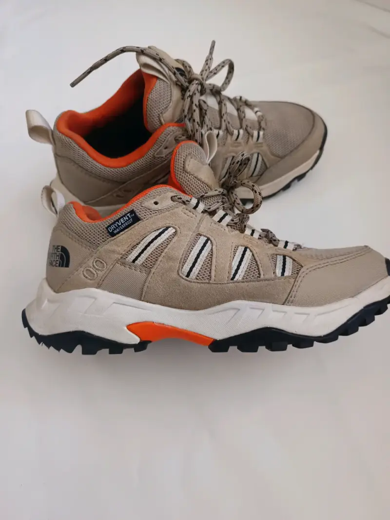 Zapatillas de senderismo The North Face beige y naranjas - 3