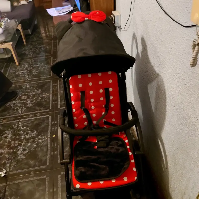 Coche de bebé con diseño de Minnie Mouse - 2