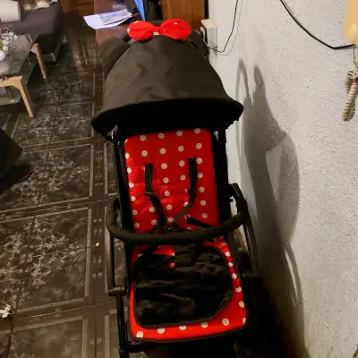Coche de bebé con diseño de Minnie Mouse - miniatura 2