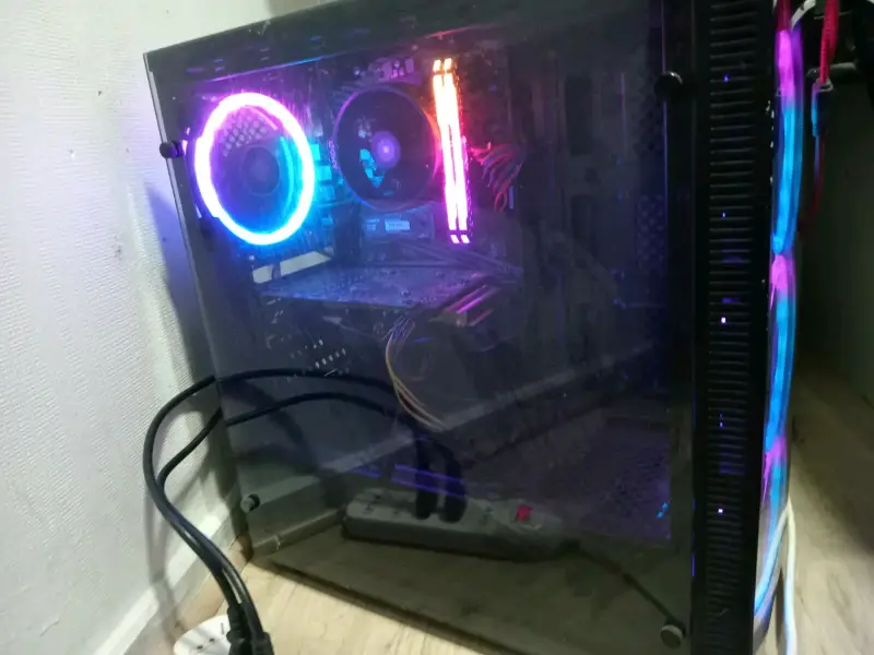 SETUP GAMER COMPLETO - PC Ryzen 5 / 16GB RAM / SSD - 4