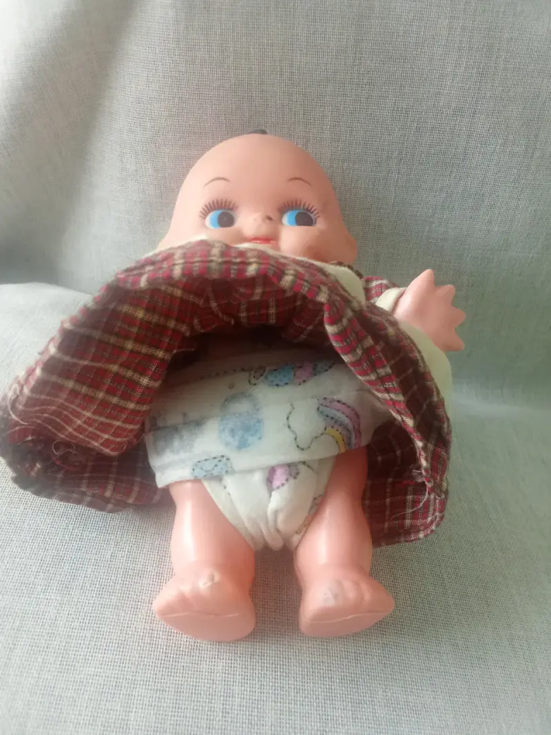 Muñeca vintage con vestido escocés - 3