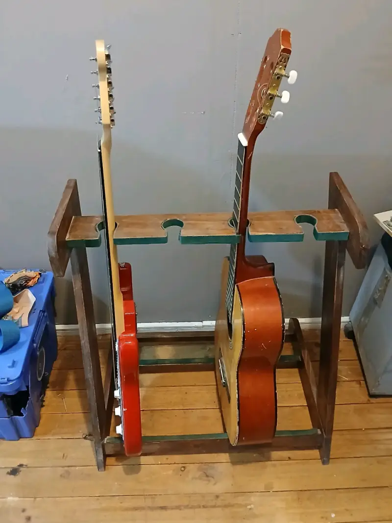 Soporte de madera para guitarras - 2