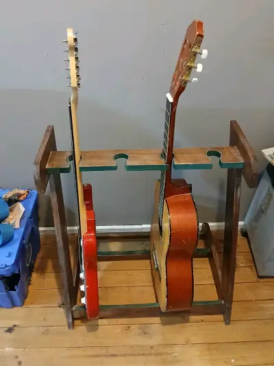 Soporte de madera para guitarras - miniatura 2