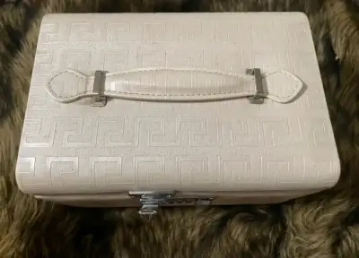 Caja organizadora de joyas con espejo y cerradura - miniatura 3