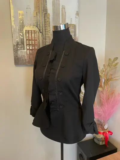 Chaqueta Negra Estilo Militar para Mujer - miniatura 3