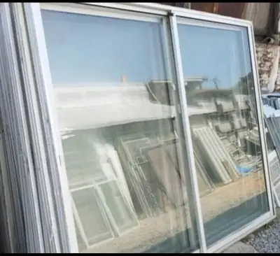 Ventana corredera de aluminio y vidrio - miniatura 1