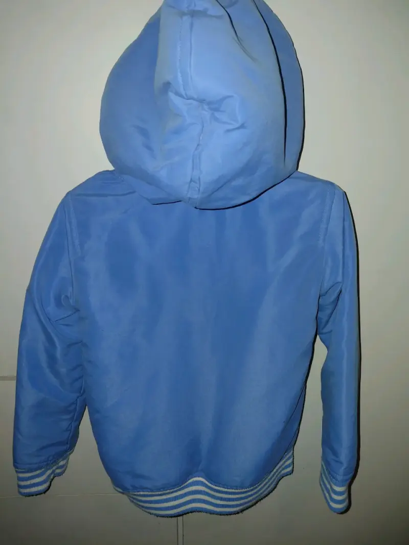 Chaqueta azul para niño con capucha - 2