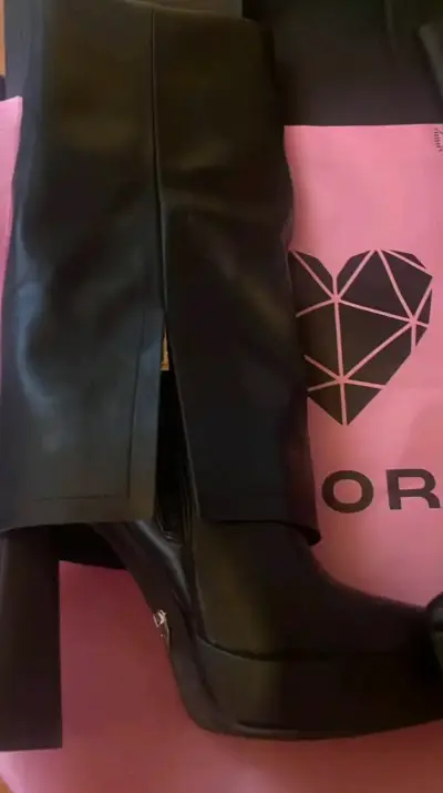 Botas negras de cuero con plataforma C/MORAN - miniatura 1