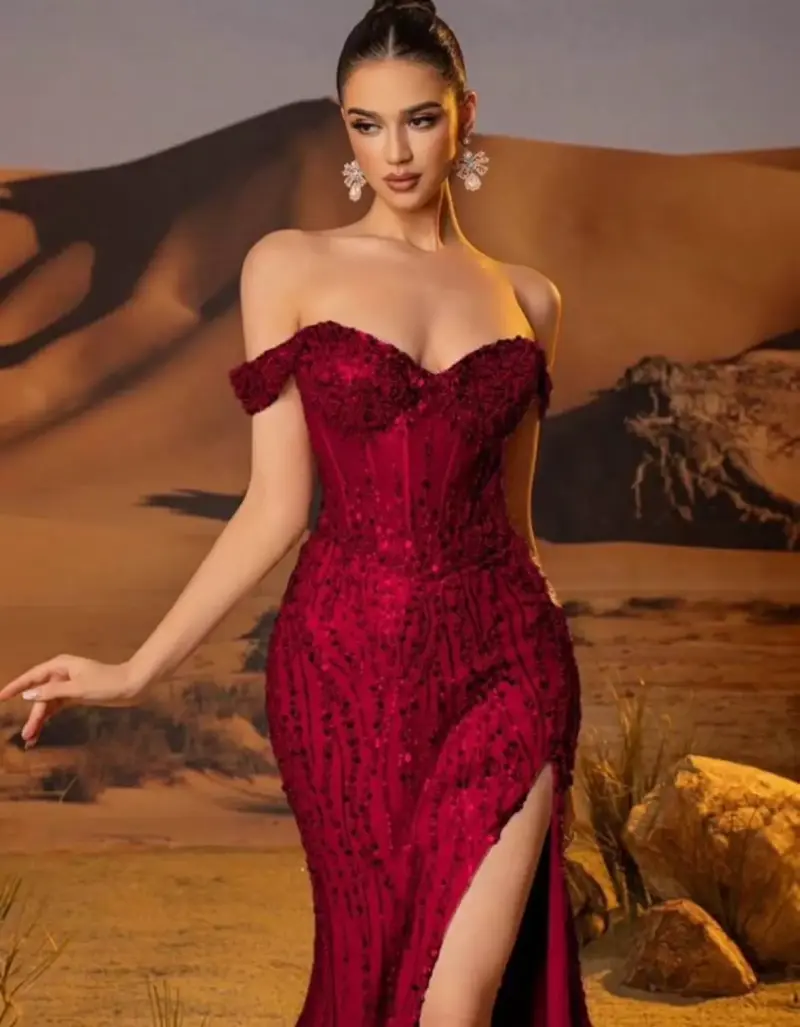 Vestido de noche rojo con lentejuelas - 2