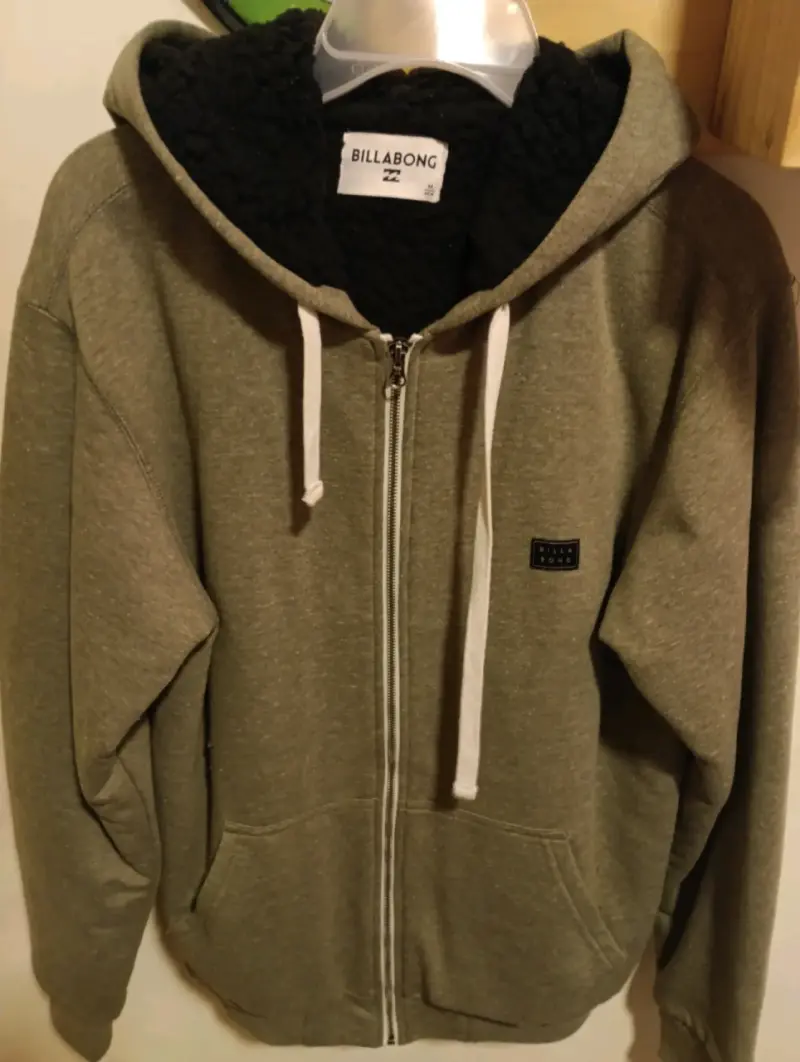 Polerón con capucha Billabong verdosa para hombre