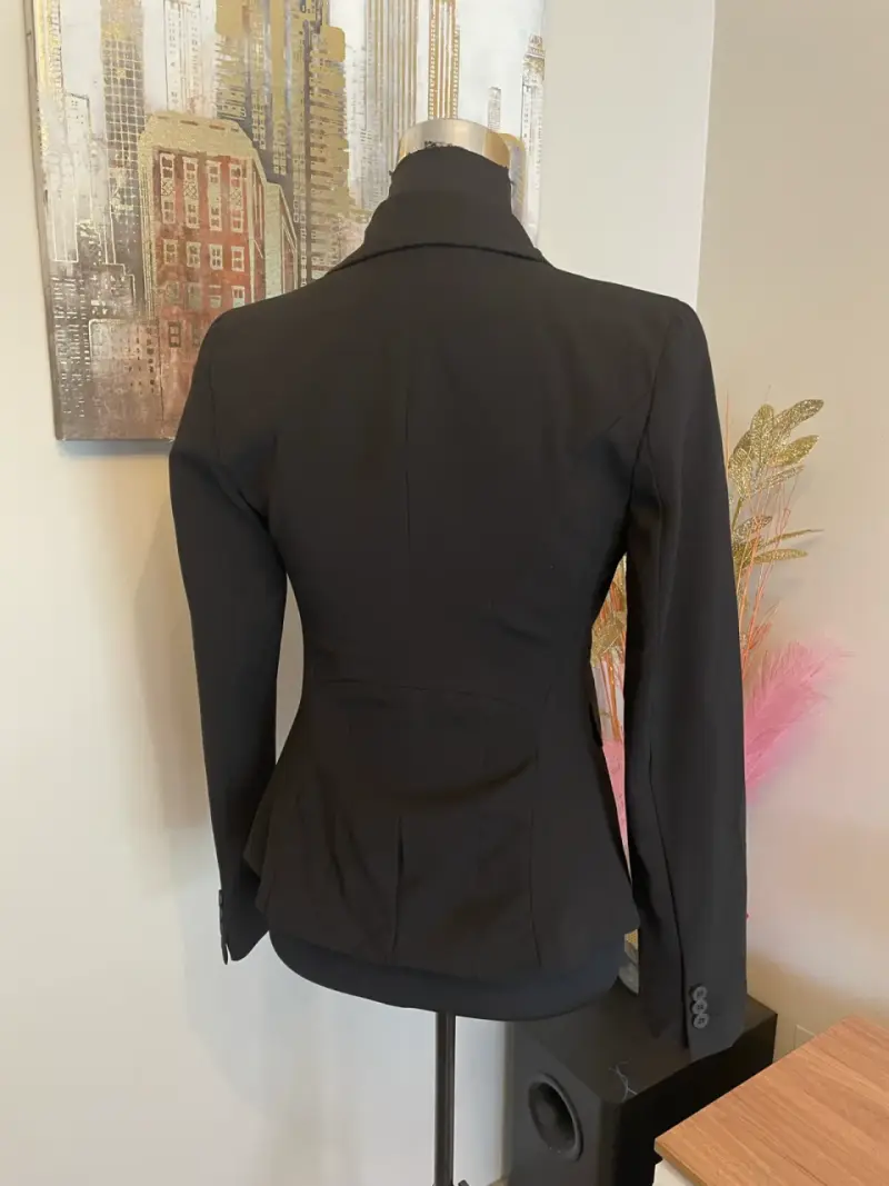 Blazer negro elegante para mujer - 3