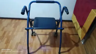 Burrito oAndador plegable con asiento azul - miniatura 1