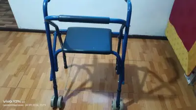 Burrito oAndador plegable con asiento azul - miniatura 2